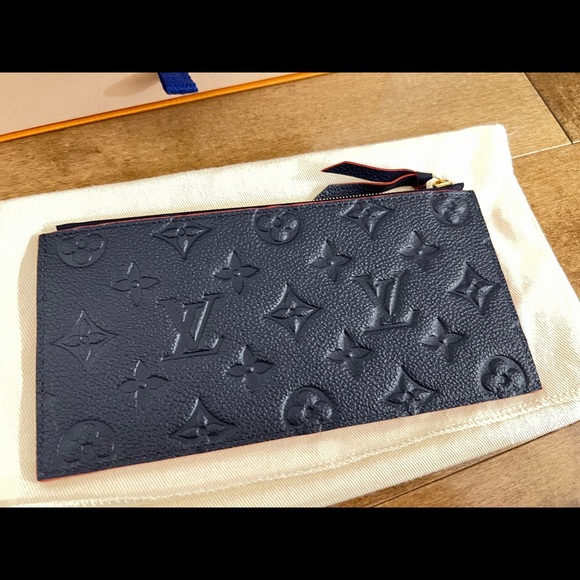 Brand New w/ tags Louis Vuitton Felicia Pochette monogram empreinte Marine Rouge - Picture 10 of 10